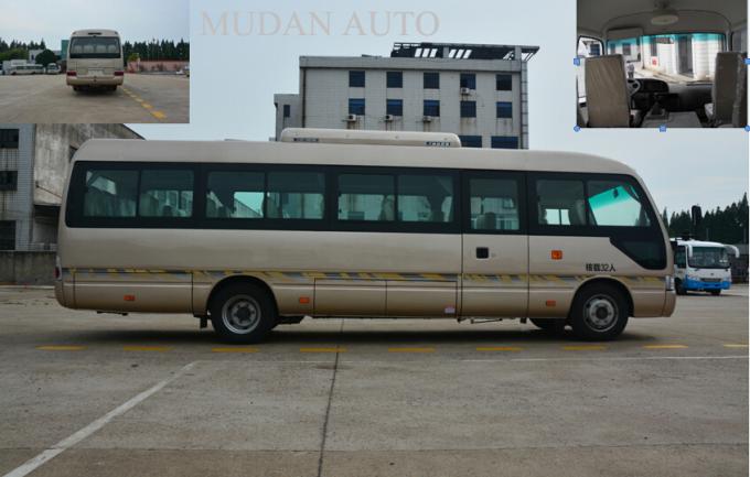 autobús de Toyota Coaster Van Passenger Mini de la longitud de los 7.7M con el depósito de gasolina 70L