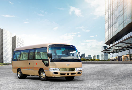 China Autobús económico en combustible del coche de pasajero del motor de Yuchai del minivan del pasajero medio 4X2 proveedor